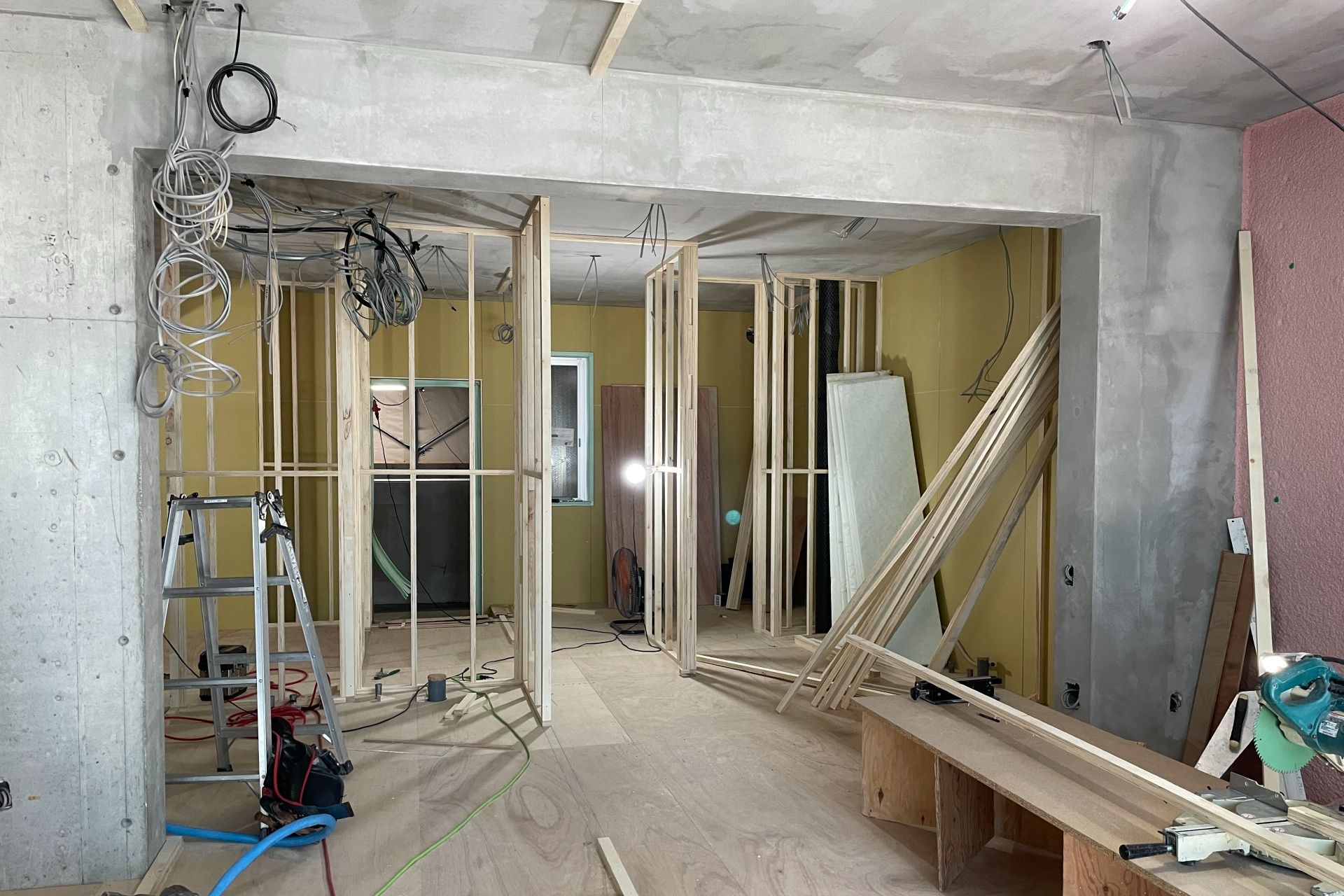 部分補修から内装全体の見直しまで柔軟に対応